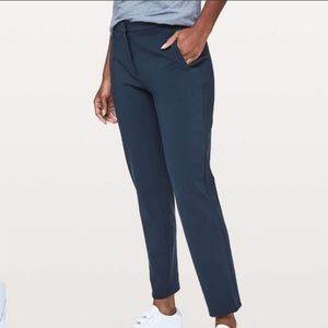 Lululemon On The Move Pant *28" in True Navy size 10 in excellent condition.